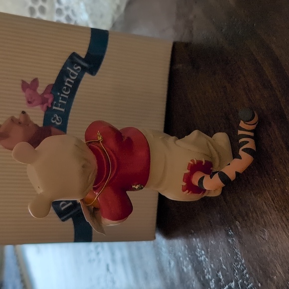 Disney - Pooh and Friends -Tigger Figurine “Boo-Hoo-Hoo to You" - Picture 2 of 2